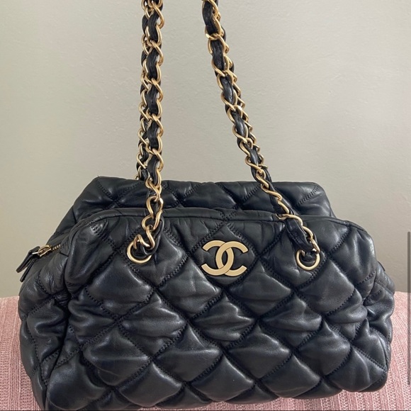 Chanel Bowler puff bag🖤 - Picture 4 of 13